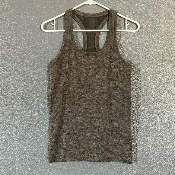 lululemon athletica Tops - Lululemon Swiftly Tech Racerback 2.0 Grey/Black Tank Women’s Size 6